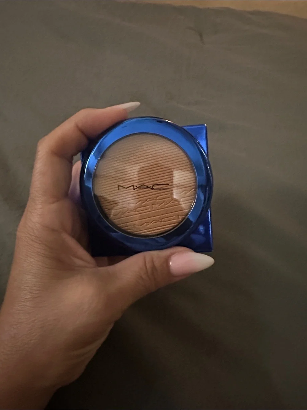 MAC Cosmetics Creamy Bronze Pressed Powder - Golden Tan